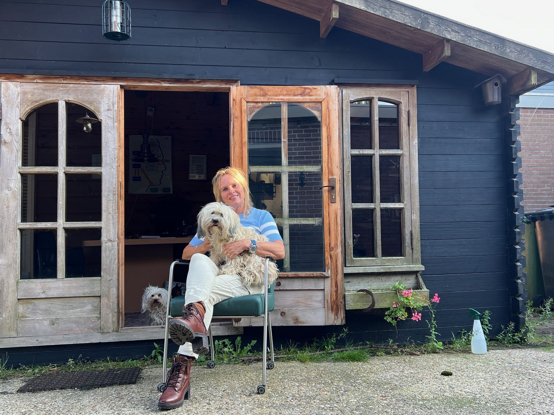 Eigenaresse van Eigenwijsheidiskracht met haar paarden